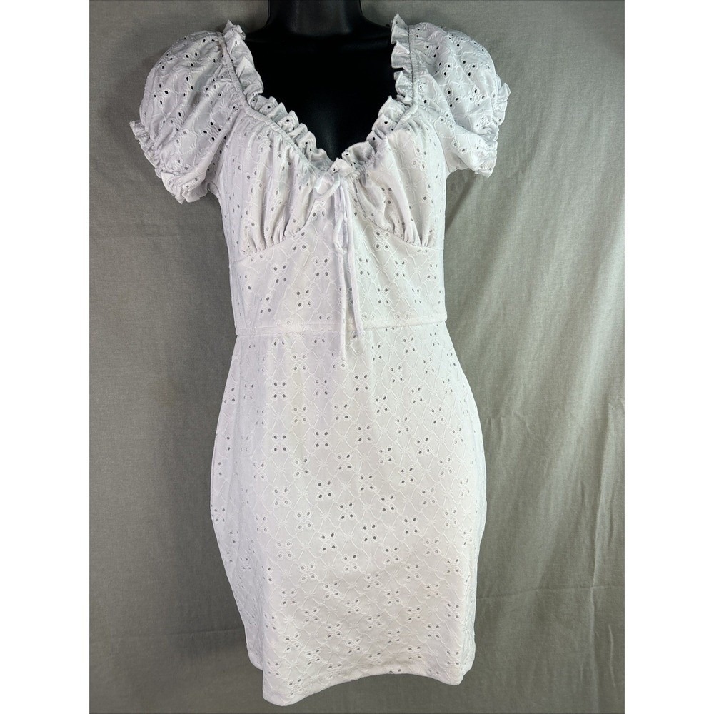 Love Squared White Eyelet Lace Mini Dress Sz M Ruffle Puff Sleeve Milkmaid Boho - Picture 3 of 16
